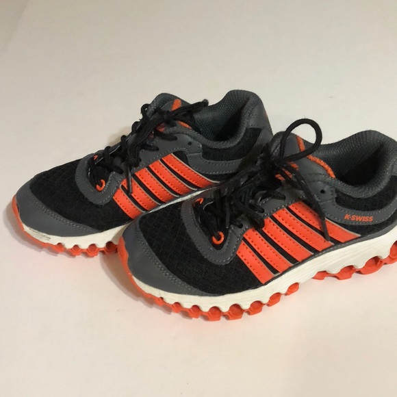 boys tennis shoes size 12